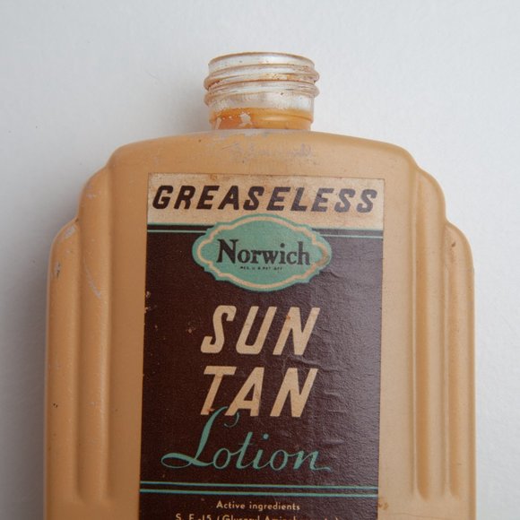 Vintage MCM Glass Bottle  - Norwich Greaseless Sun Tan Lotion - Apothecary Beach - Picture 11 of 14